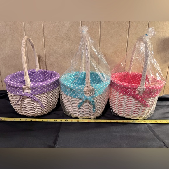 White Easter Baskets with Polka Dot Removable Liners - Picture 1 of 9